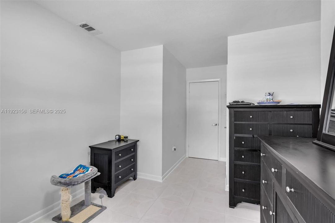 For Sale: $499,000 (3 beds, 2 baths, 1328 Square Feet)