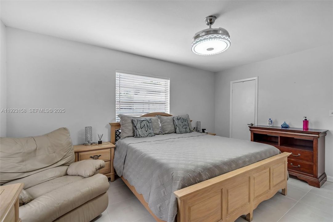 For Sale: $499,000 (3 beds, 2 baths, 1328 Square Feet)