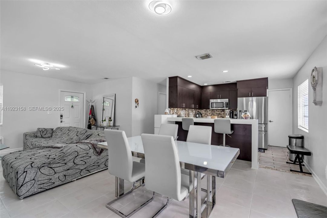 For Sale: $499,000 (3 beds, 2 baths, 1328 Square Feet)