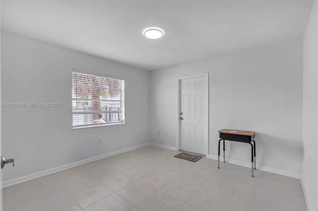 For Sale: $499,000 (3 beds, 2 baths, 1328 Square Feet)