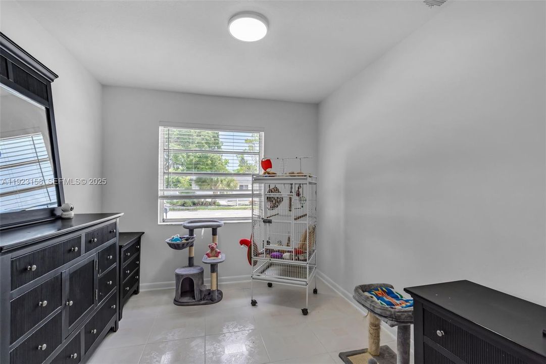 For Sale: $499,000 (3 beds, 2 baths, 1328 Square Feet)