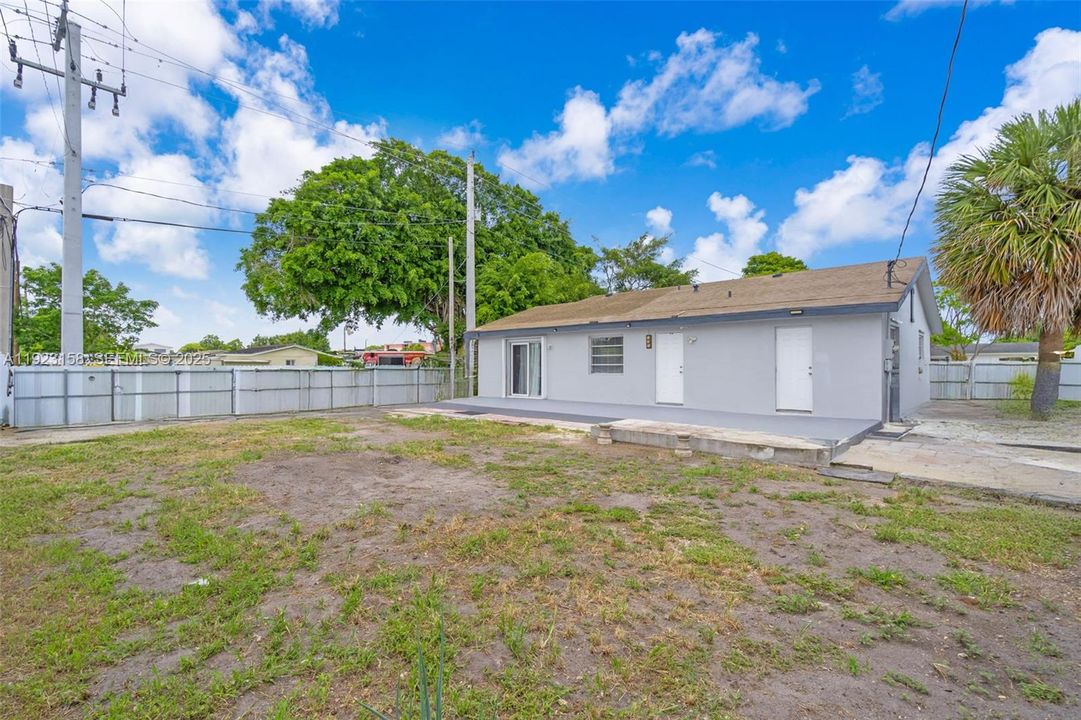 For Sale: $499,000 (3 beds, 2 baths, 1328 Square Feet)