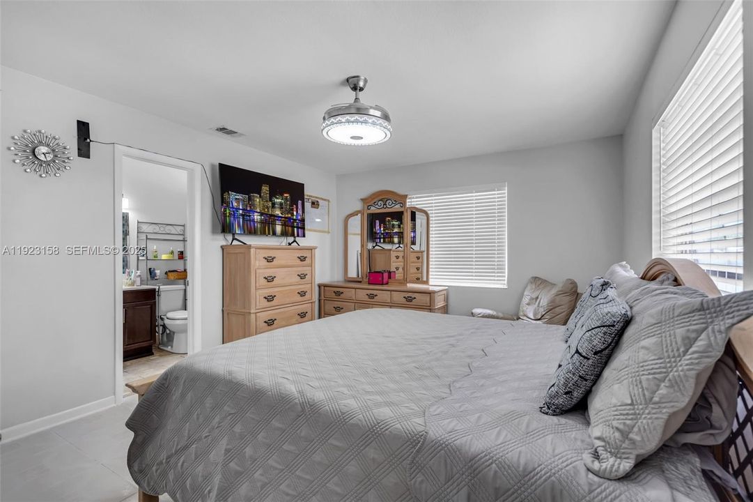 For Sale: $499,000 (3 beds, 2 baths, 1328 Square Feet)