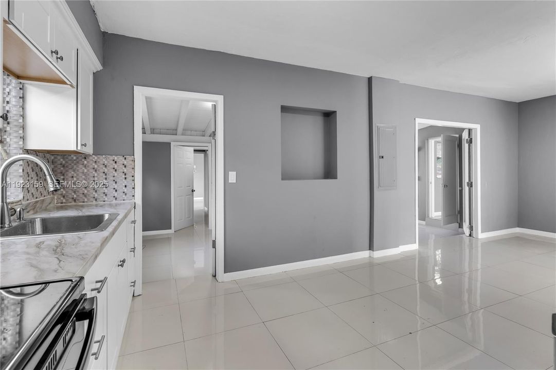 For Rent: $5,500 (4 beds, 3 baths, 1715 Square Feet)