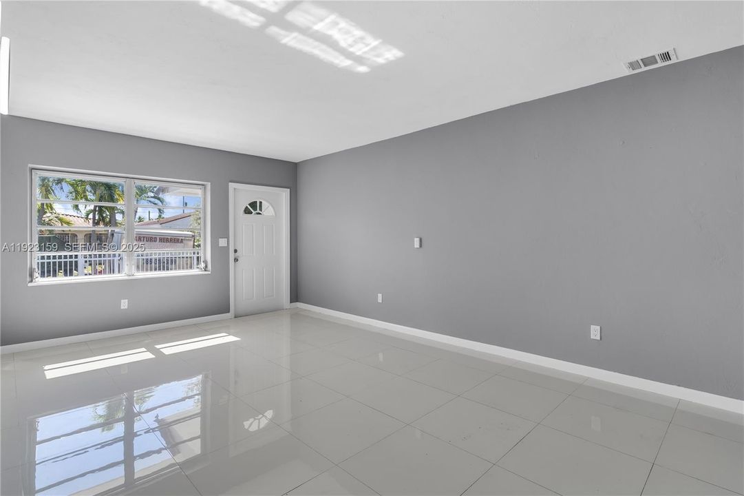 For Rent: $5,500 (4 beds, 3 baths, 1715 Square Feet)