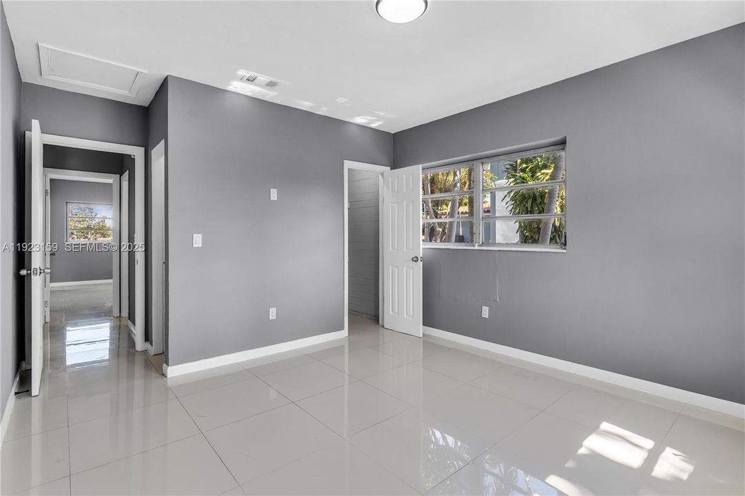 For Rent: $5,500 (4 beds, 3 baths, 1715 Square Feet)