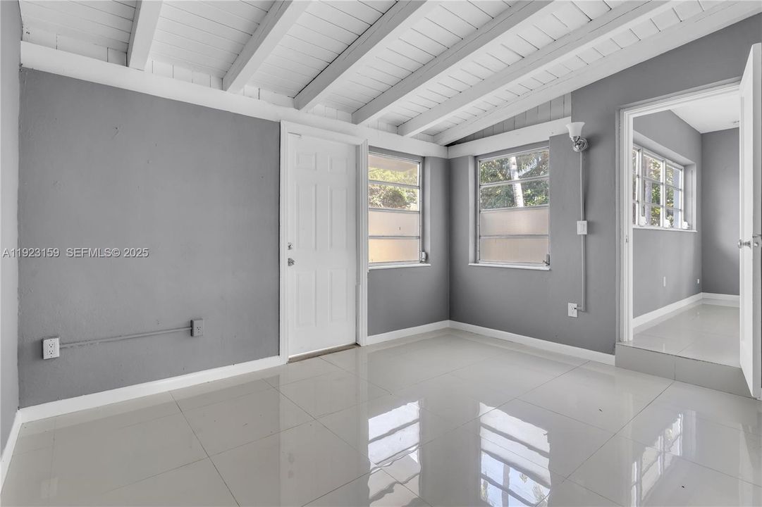 For Rent: $5,500 (4 beds, 3 baths, 1715 Square Feet)