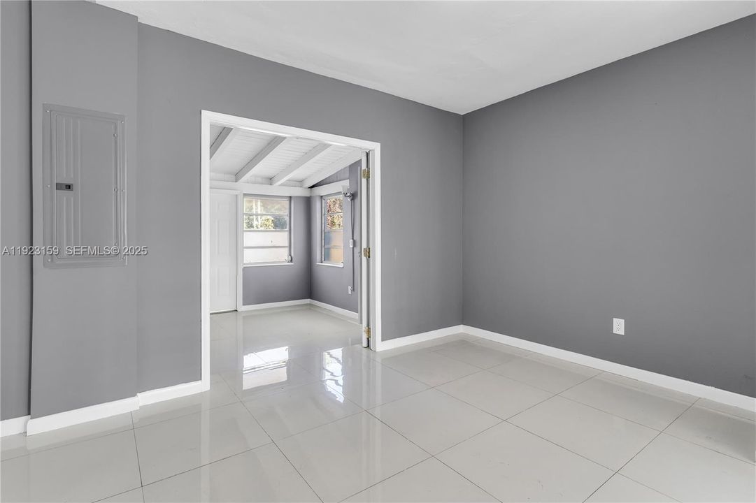 For Rent: $5,500 (4 beds, 3 baths, 1715 Square Feet)