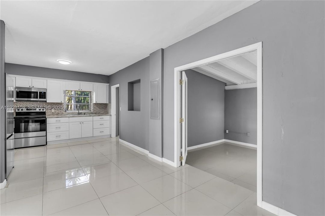 For Rent: $5,500 (4 beds, 3 baths, 1715 Square Feet)