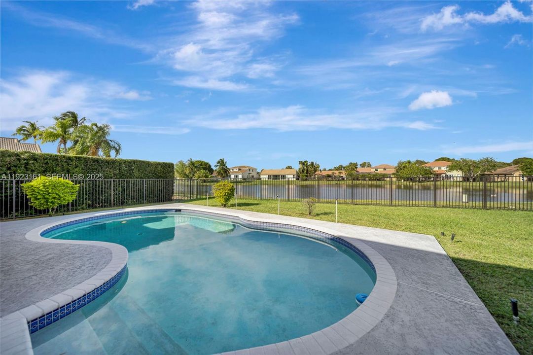 For Sale: $1,250,000 (4 beds, 2 baths, 2730 Square Feet)