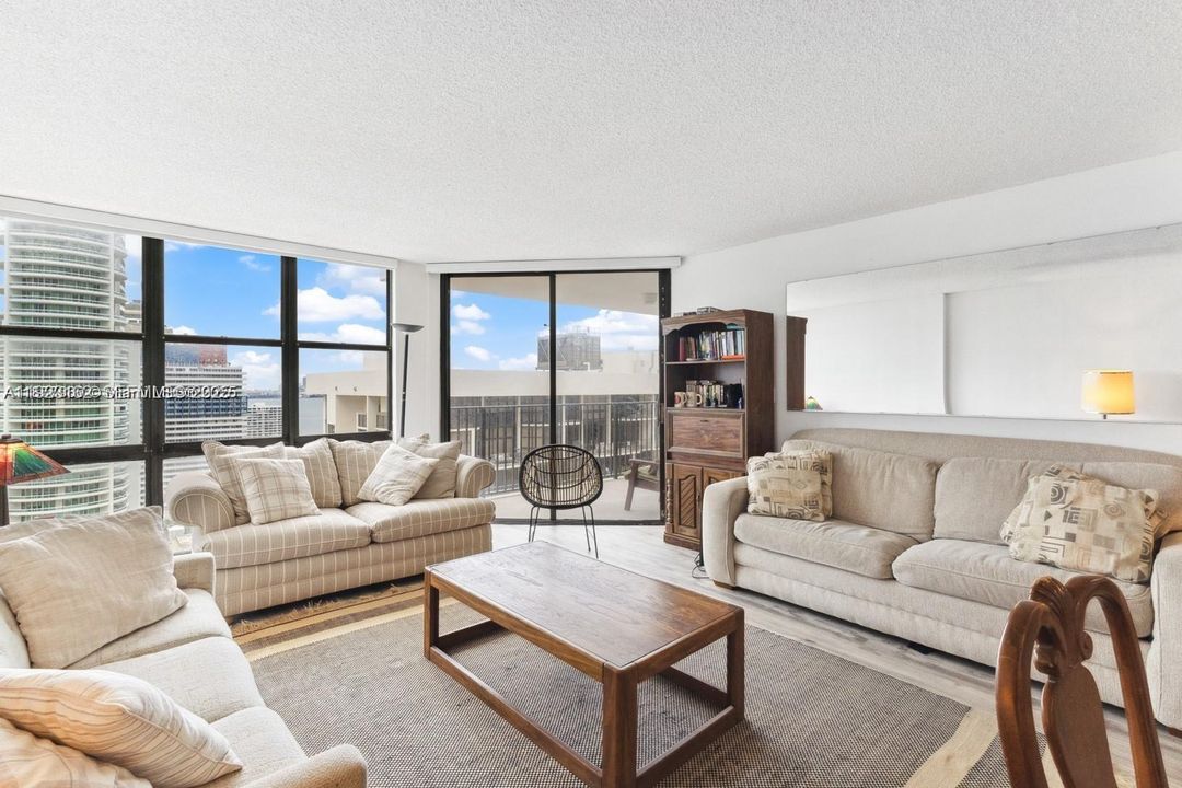 На продажу: $613,000 (2 спален, 2 ванн, 1467 Квадратных фут)