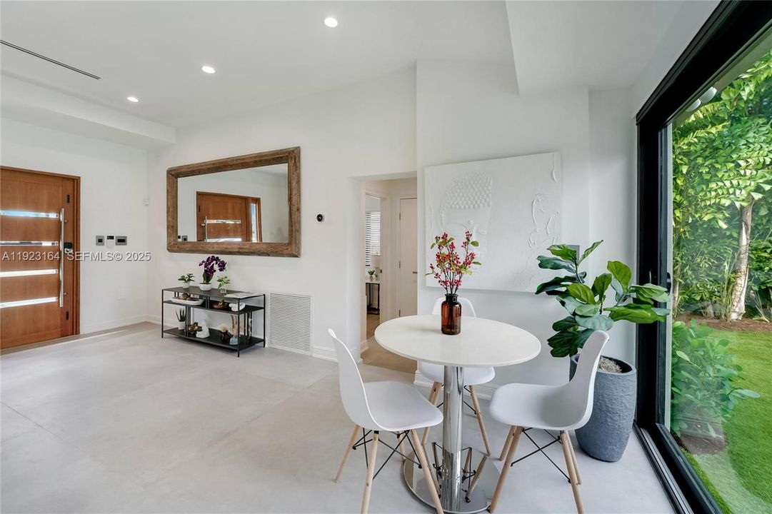 На продажу: $1,575,000 (3 спален, 2 ванн, 1547 Квадратных фут)