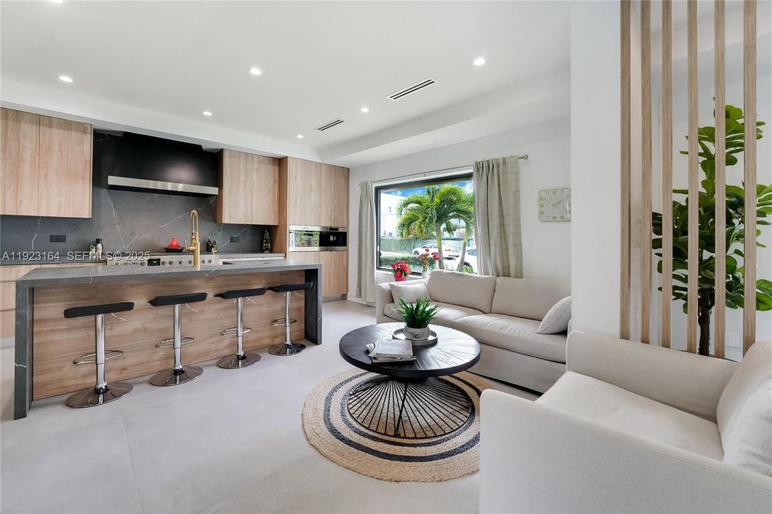 На продажу: $1,575,000 (3 спален, 2 ванн, 1547 Квадратных фут)