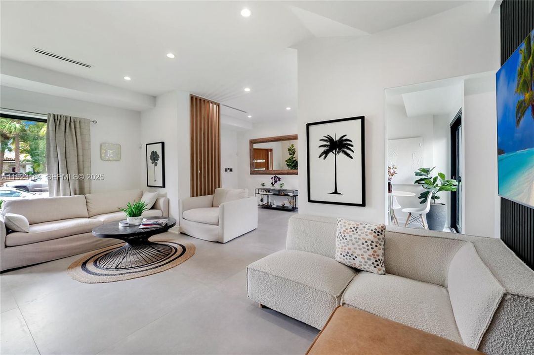 На продажу: $1,575,000 (3 спален, 2 ванн, 1547 Квадратных фут)