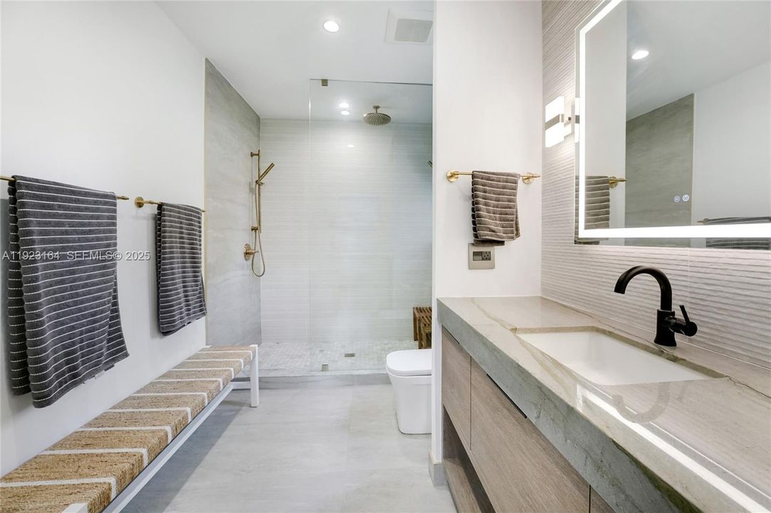 На продажу: $1,575,000 (3 спален, 2 ванн, 1547 Квадратных фут)