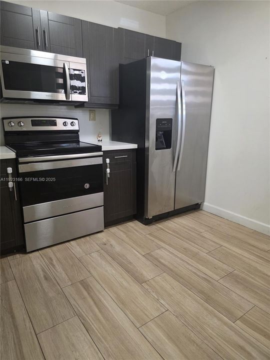 For Rent: $2,700 (3 beds, 2 baths, 1120 Square Feet)