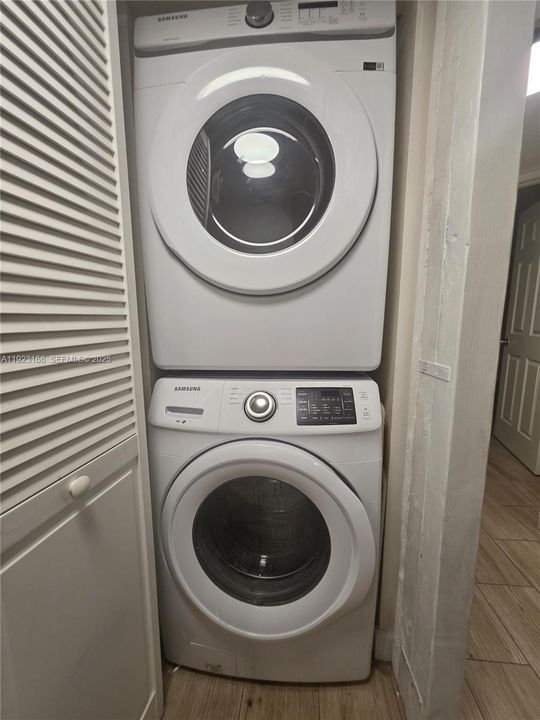 For Rent: $2,700 (3 beds, 2 baths, 1120 Square Feet)