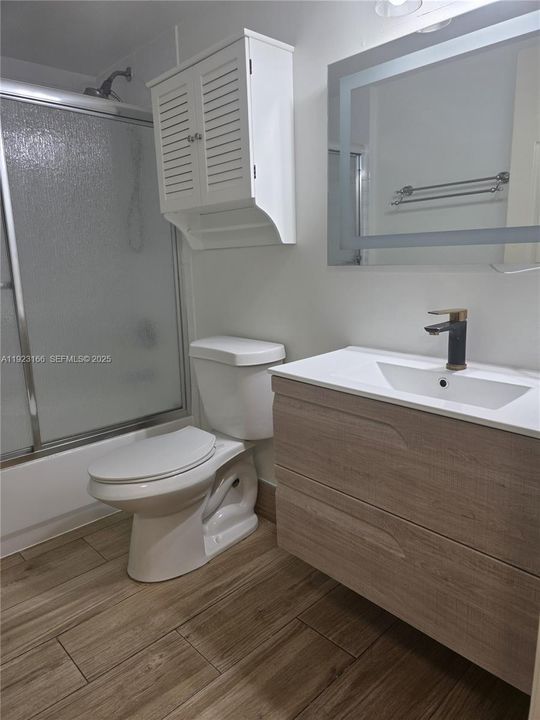 For Rent: $2,700 (3 beds, 2 baths, 1120 Square Feet)