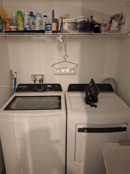 На продажу: $290,000 (3 спален, 2 ванн, 1436 Квадратных фут)