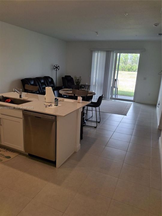 На продажу: $290,000 (3 спален, 2 ванн, 1436 Квадратных фут)