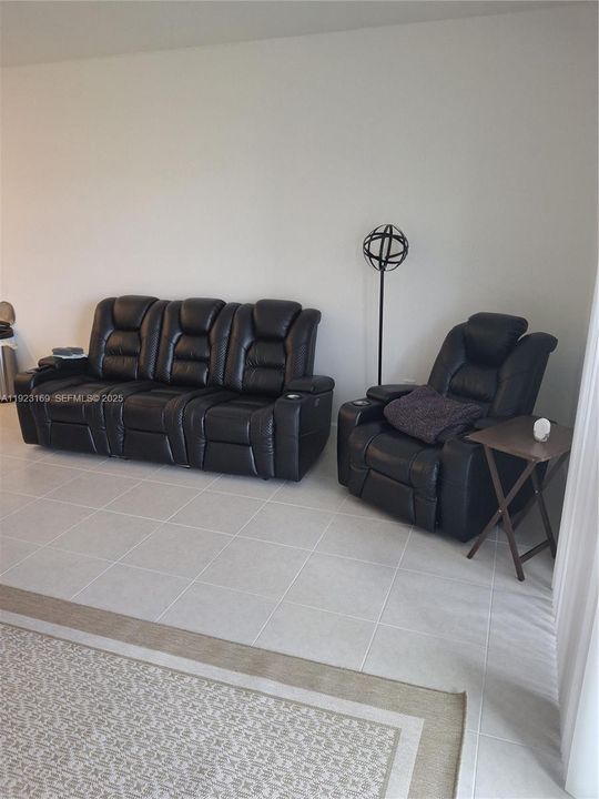 На продажу: $290,000 (3 спален, 2 ванн, 1436 Квадратных фут)