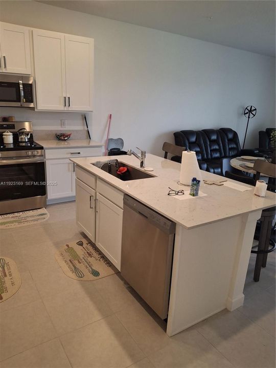 На продажу: $290,000 (3 спален, 2 ванн, 1436 Квадратных фут)