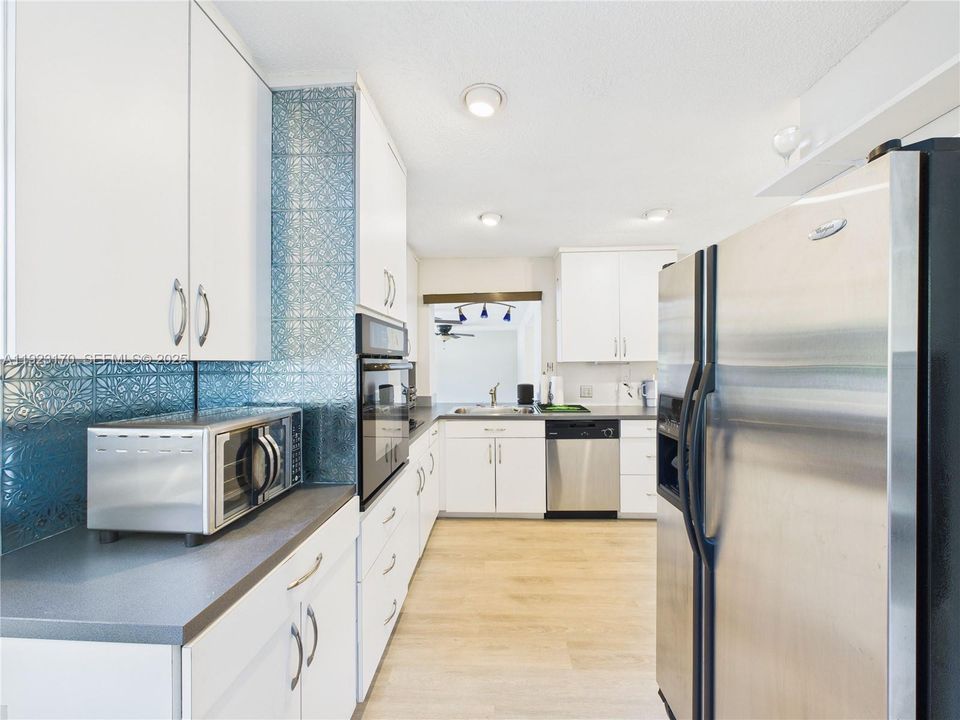 待售: $649,000 (3 贝兹, 2 浴室, 1672 平方英尺)