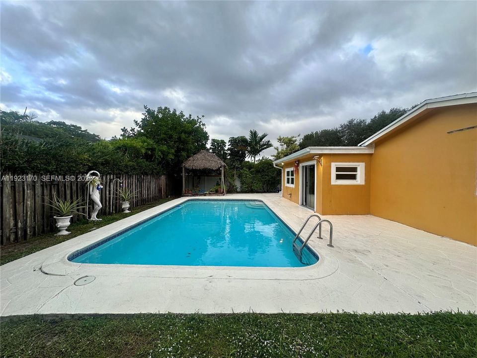 待售: $649,000 (3 贝兹, 2 浴室, 1672 平方英尺)