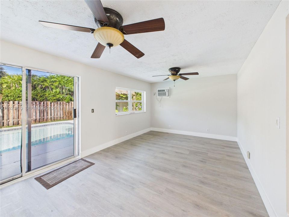 待售: $649,000 (3 贝兹, 2 浴室, 1672 平方英尺)