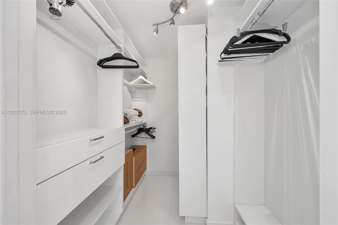 待售: $1,595,000 (2 贝兹, 2 浴室, 1499 平方英尺)