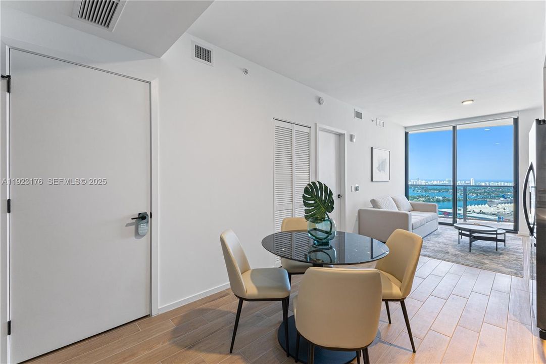 For Sale: $850,000 (1 beds, 1 baths, 509 Square Feet)