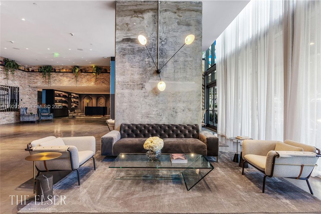 For Sale: $850,000 (1 beds, 1 baths, 509 Square Feet)