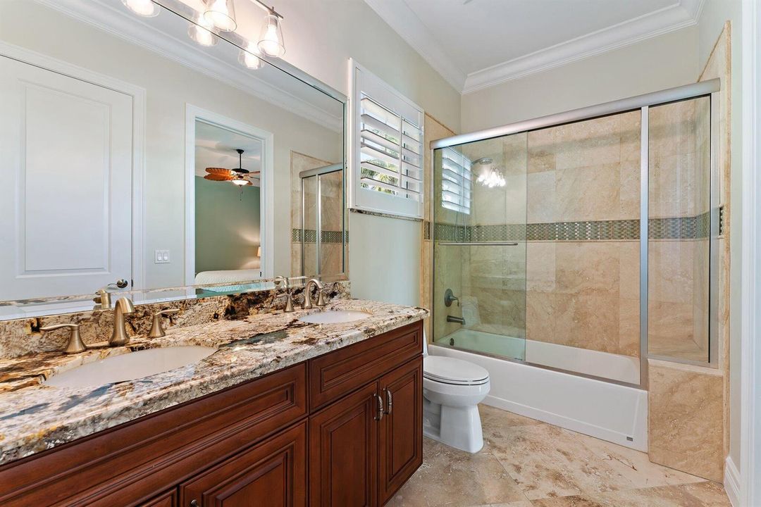 Jack & Jill bath