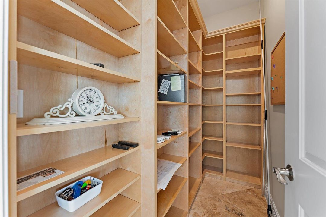 096-1021CoralWay-SingerIsland-SMALL