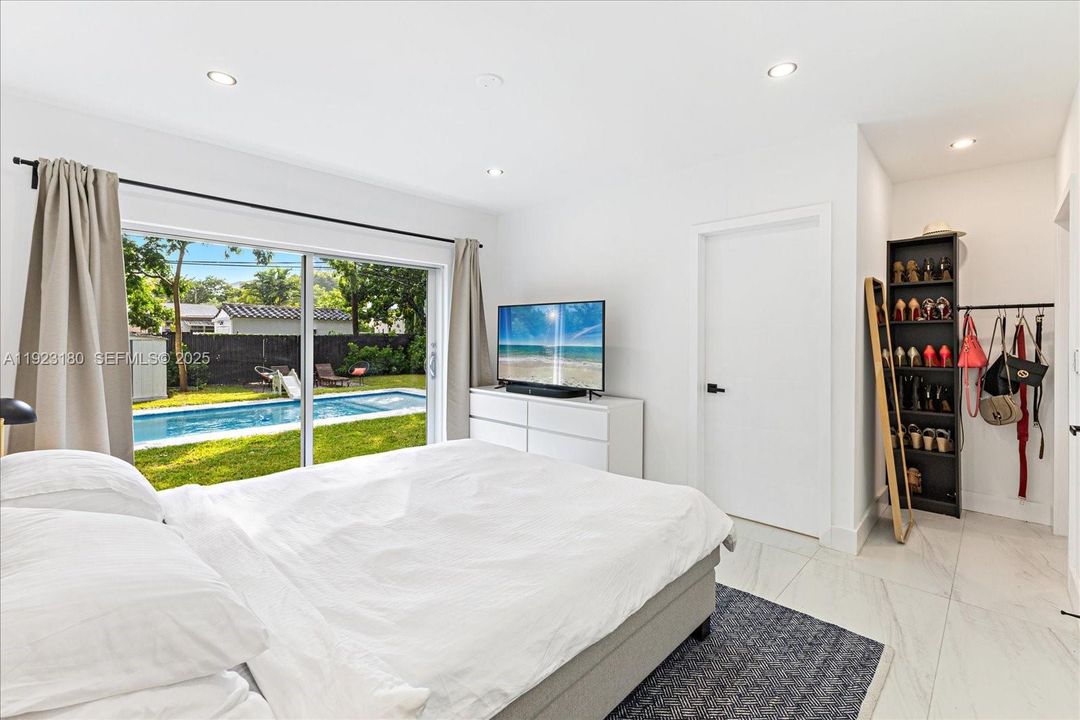 For Sale: $1,495,000 (4 beds, 3 baths, 1920 Square Feet)