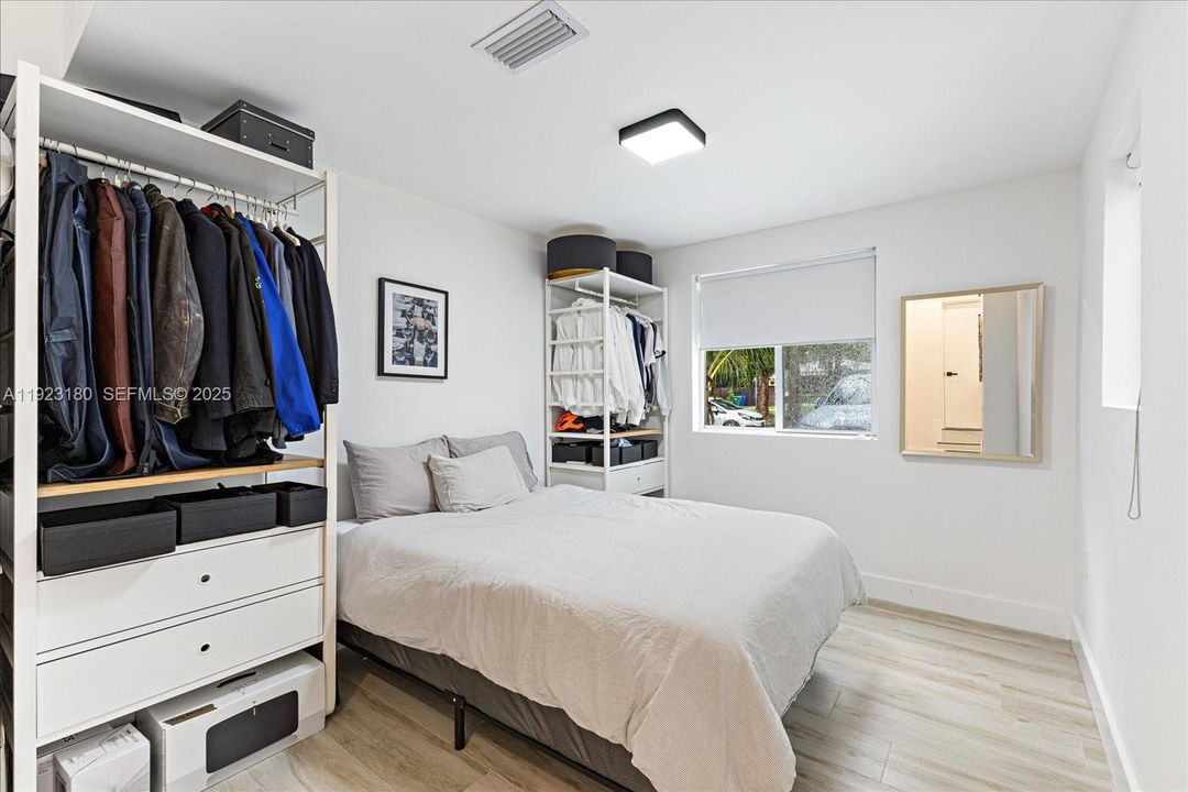 For Sale: $1,495,000 (4 beds, 3 baths, 1920 Square Feet)