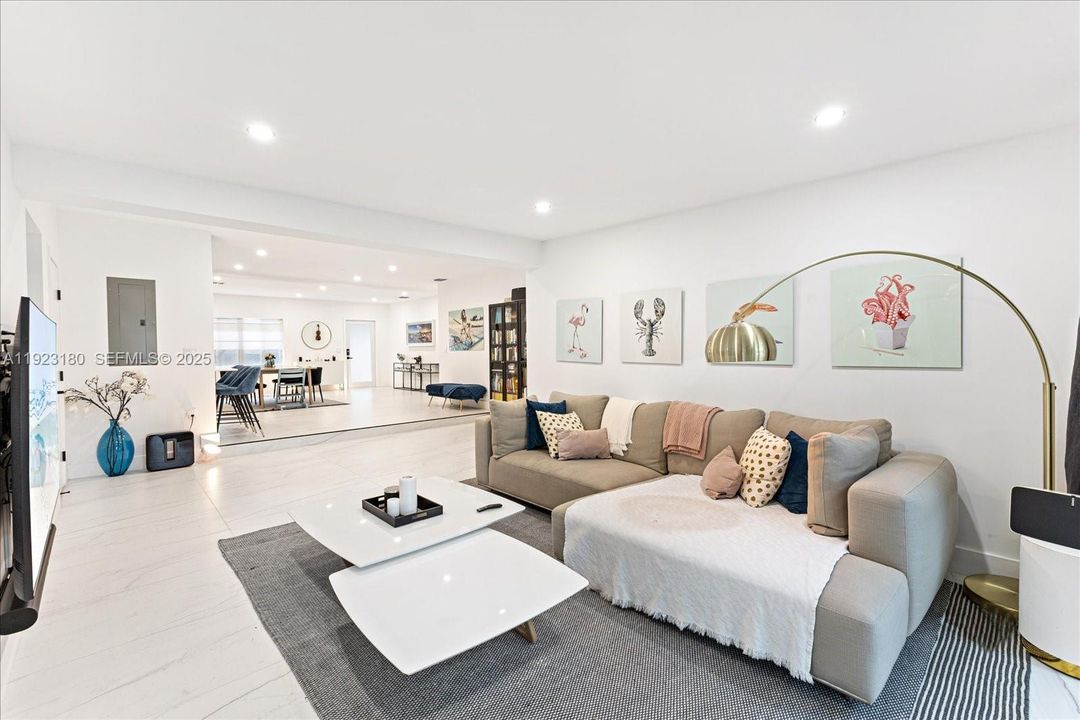 For Sale: $1,495,000 (4 beds, 3 baths, 1920 Square Feet)