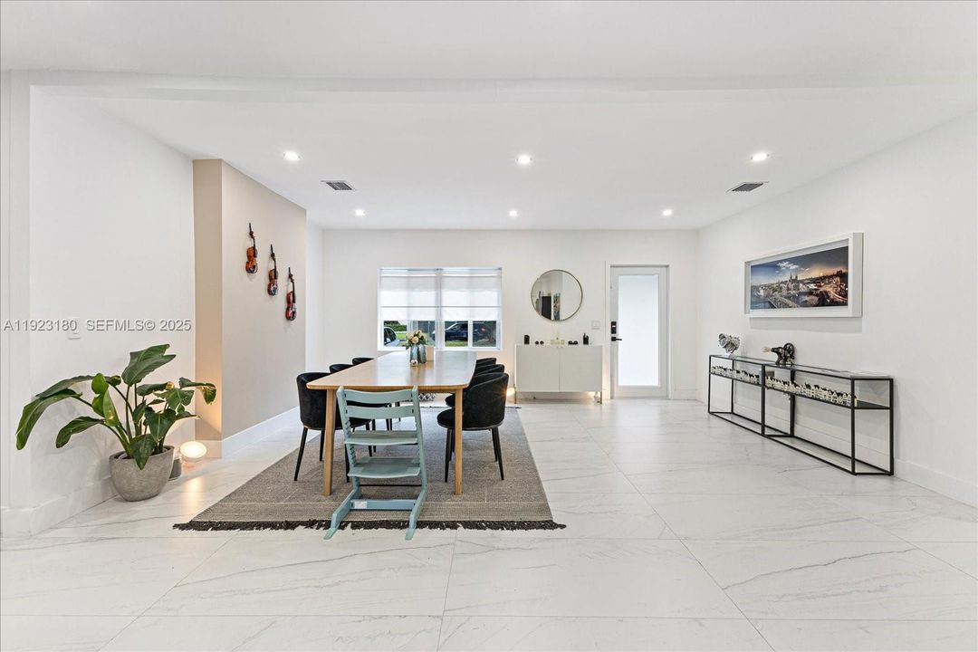 For Sale: $1,495,000 (4 beds, 3 baths, 1920 Square Feet)