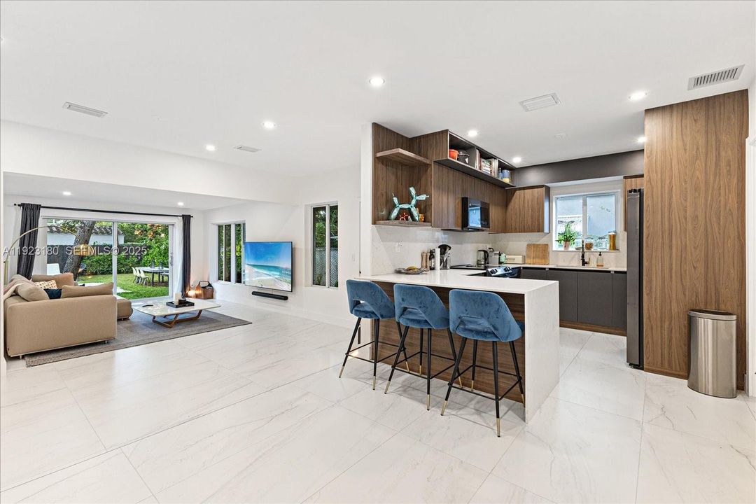 For Sale: $1,495,000 (4 beds, 3 baths, 1920 Square Feet)