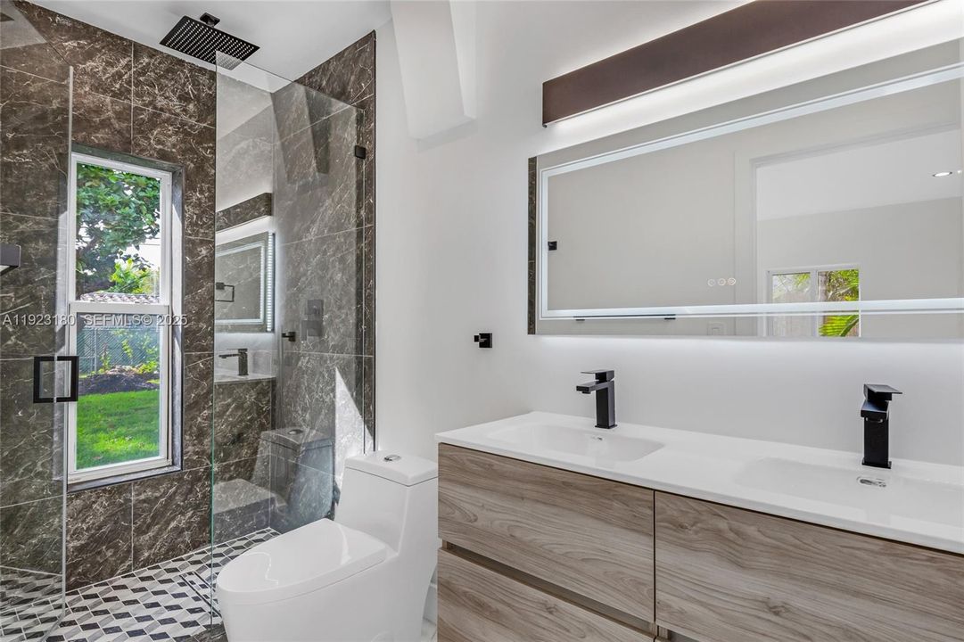 For Sale: $1,495,000 (4 beds, 3 baths, 1920 Square Feet)