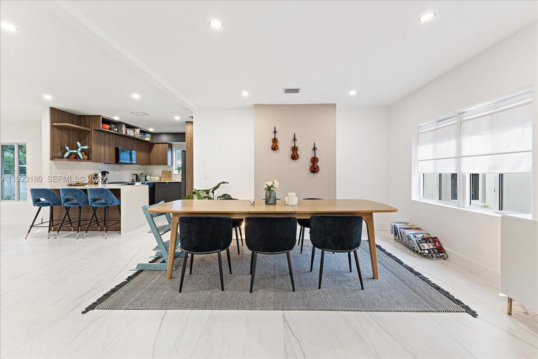 For Sale: $1,495,000 (4 beds, 3 baths, 1920 Square Feet)