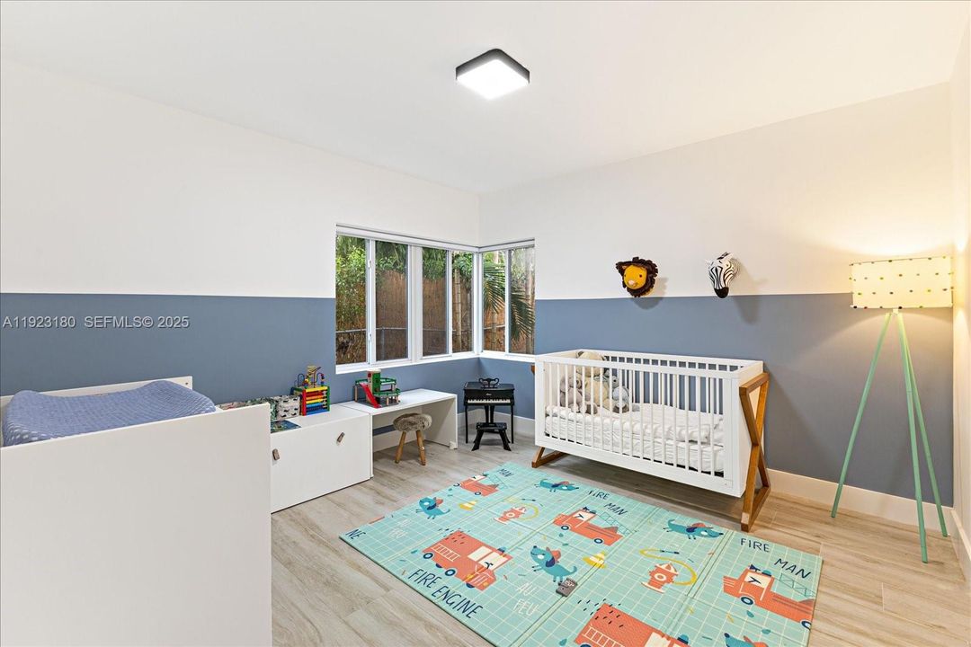 For Sale: $1,495,000 (4 beds, 3 baths, 1920 Square Feet)