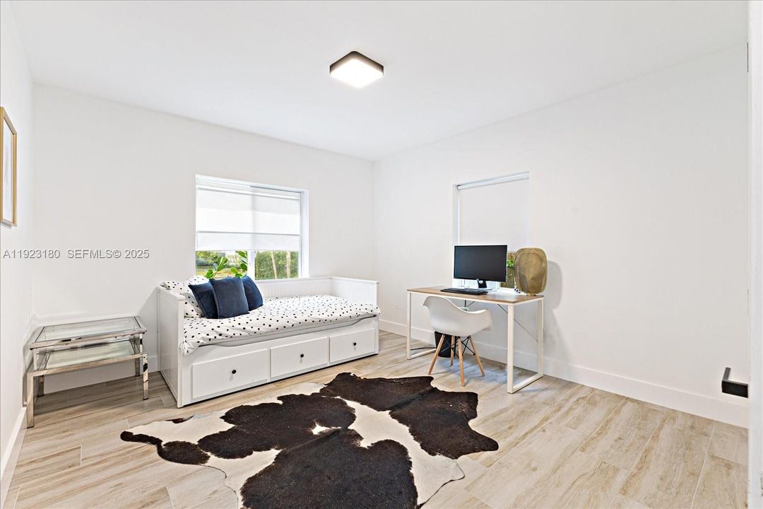 For Sale: $1,495,000 (4 beds, 3 baths, 1920 Square Feet)