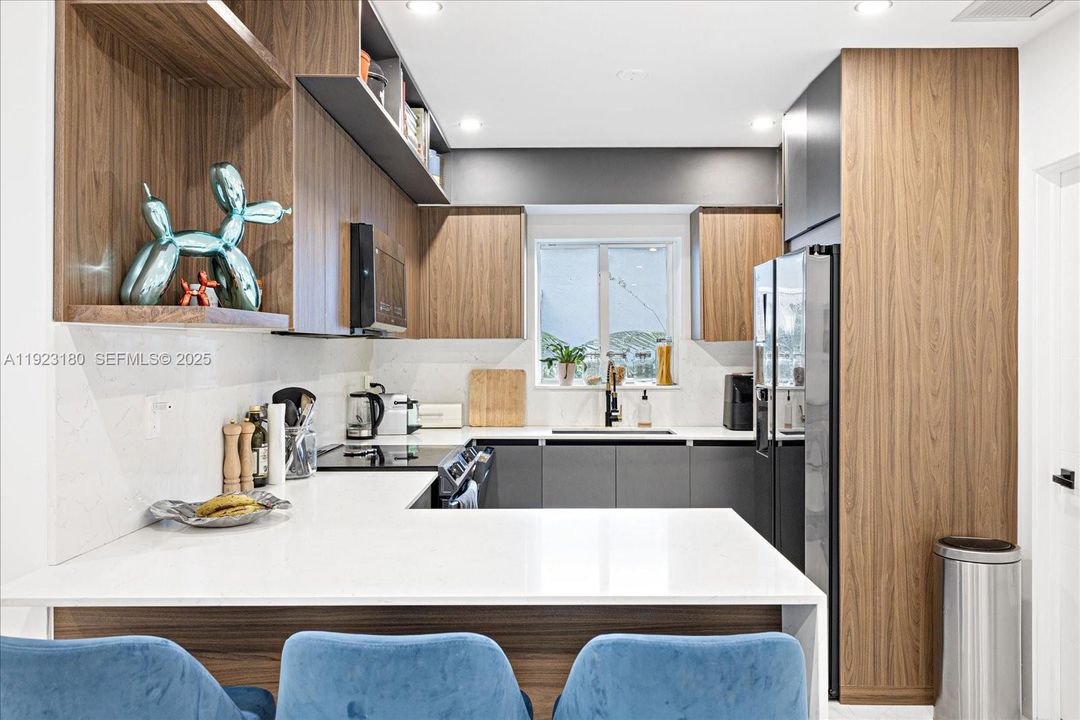 For Sale: $1,495,000 (4 beds, 3 baths, 1920 Square Feet)