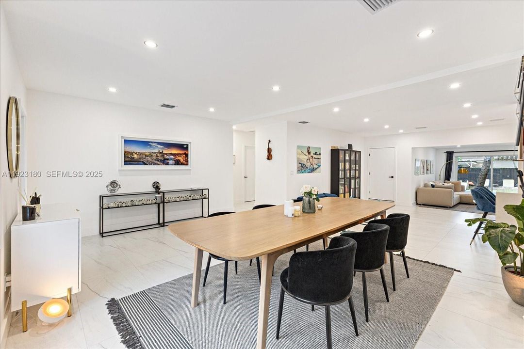 For Sale: $1,495,000 (4 beds, 3 baths, 1920 Square Feet)