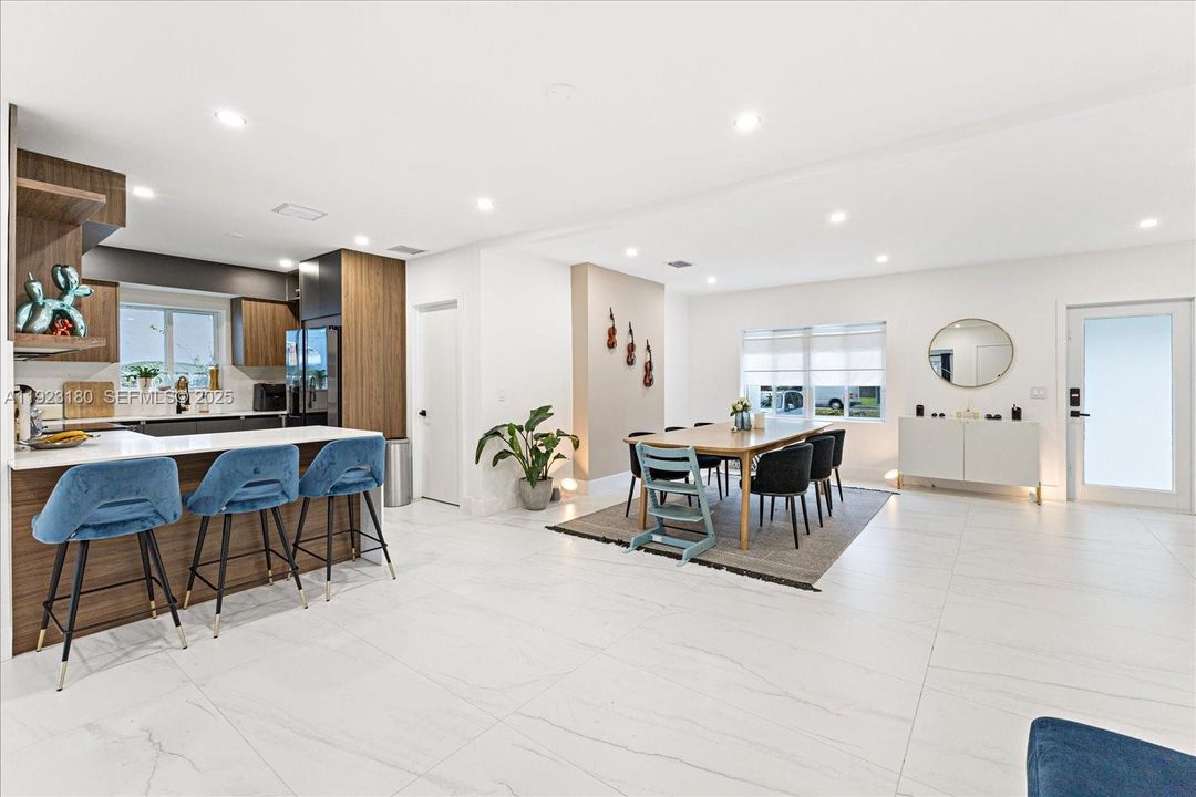 For Sale: $1,495,000 (4 beds, 3 baths, 1920 Square Feet)