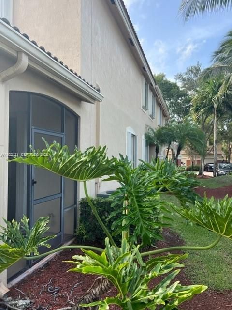 出租: $3,975 (4 贝兹, 2 浴室, 1790 平方英尺)