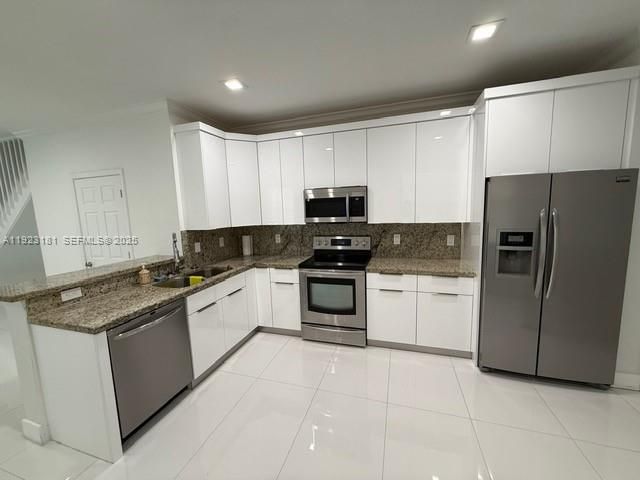 出租: $3,975 (4 贝兹, 2 浴室, 1790 平方英尺)