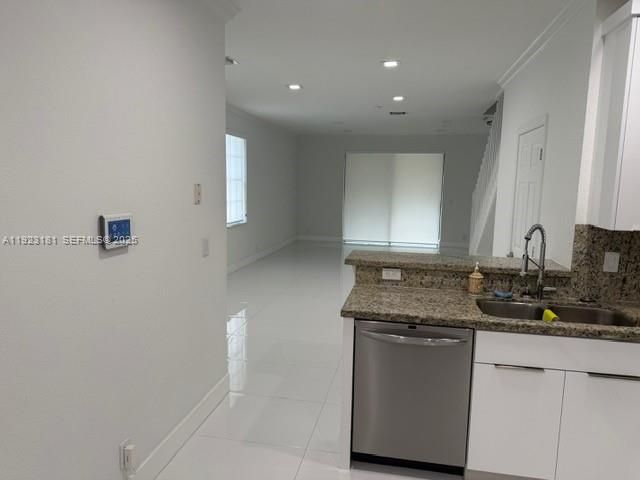 出租: $3,975 (4 贝兹, 2 浴室, 1790 平方英尺)