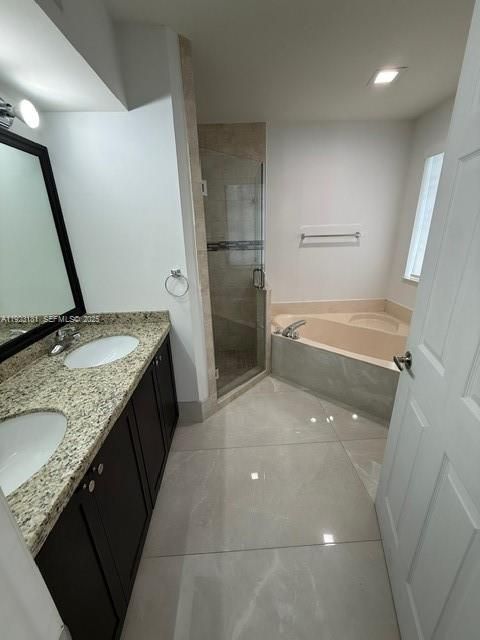 出租: $3,975 (4 贝兹, 2 浴室, 1790 平方英尺)